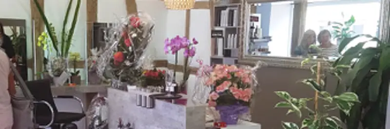 Blick in den Salon von Haar JuWehl
